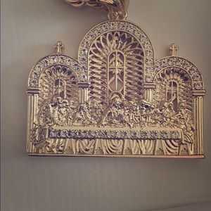 The last supper gold chain pendent